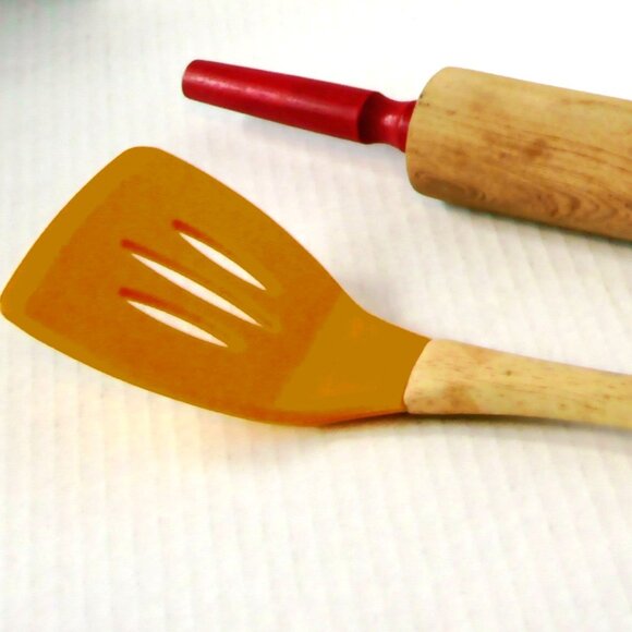 Toyola Slotted Spatula & Vtg Rolling Pin - Picture 4 of 13